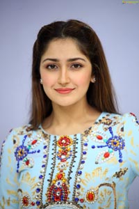 Sayesha Saigal Ghajinikanth