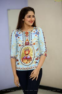 Sayesha Saigal Ghajinikanth