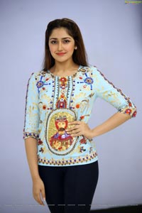 Sayesha Saigal Ghajinikanth