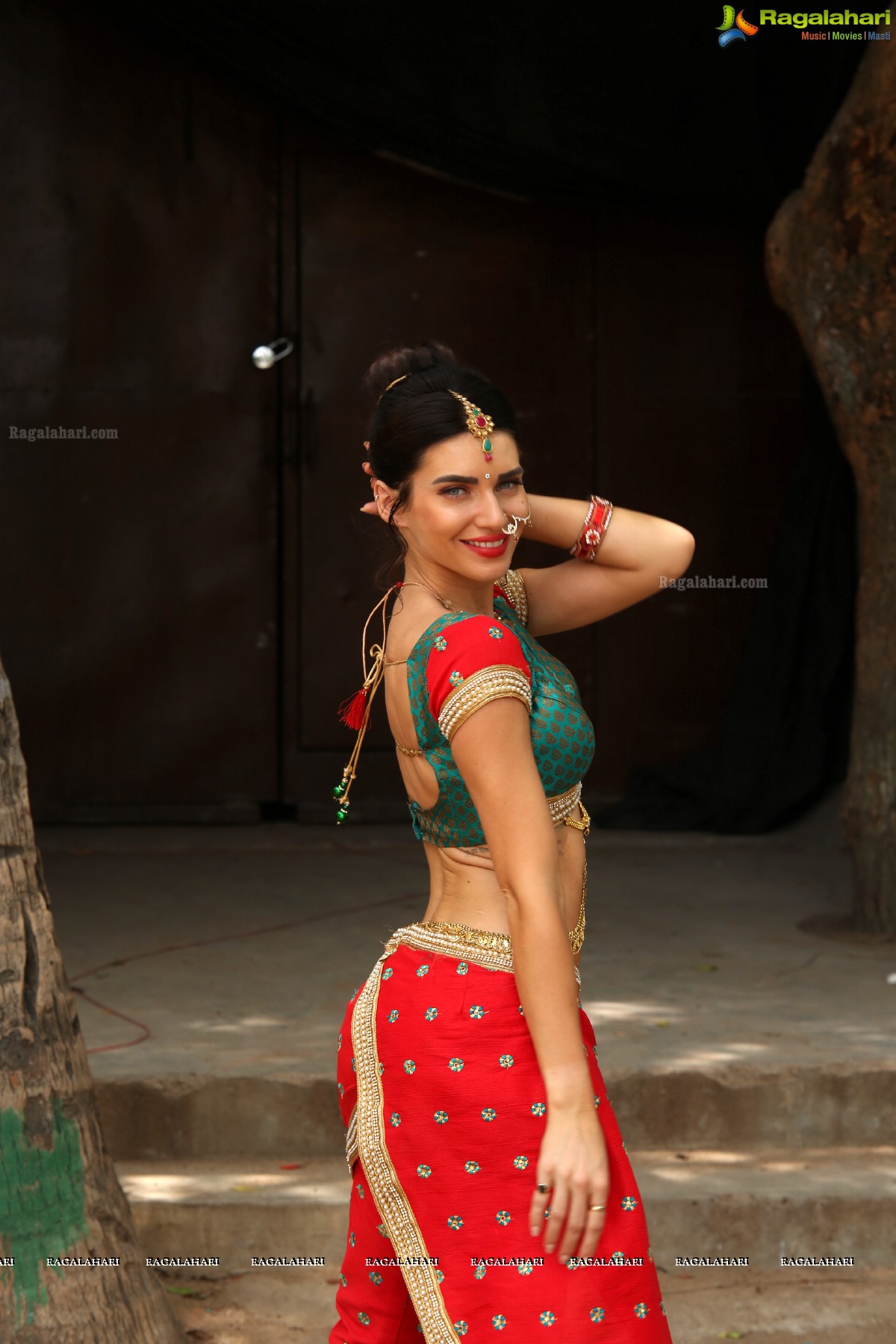 Scarlett Mellish Wilson on the Sets of Driver Ramudu