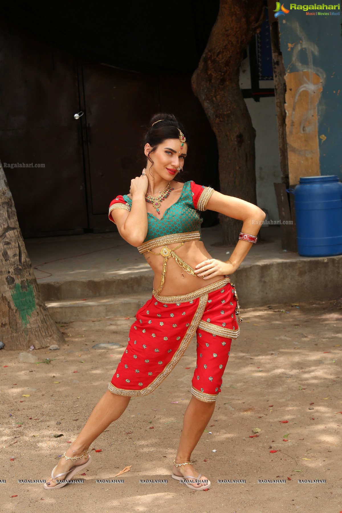 Scarlett Mellish Wilson on the Sets of Driver Ramudu