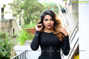 Mona Ragalahari