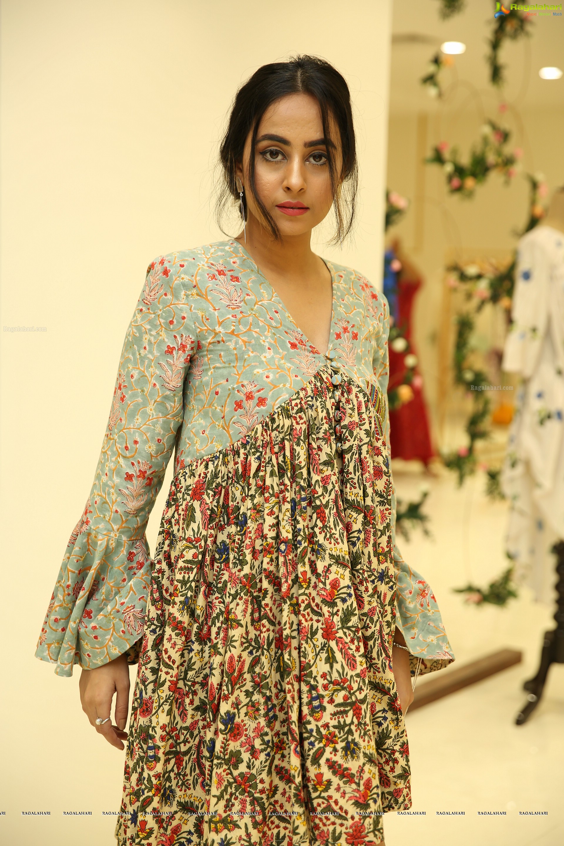Ameeksha Pawar @ Atelier Showroom Launch & Fashion Show - HD Gallery