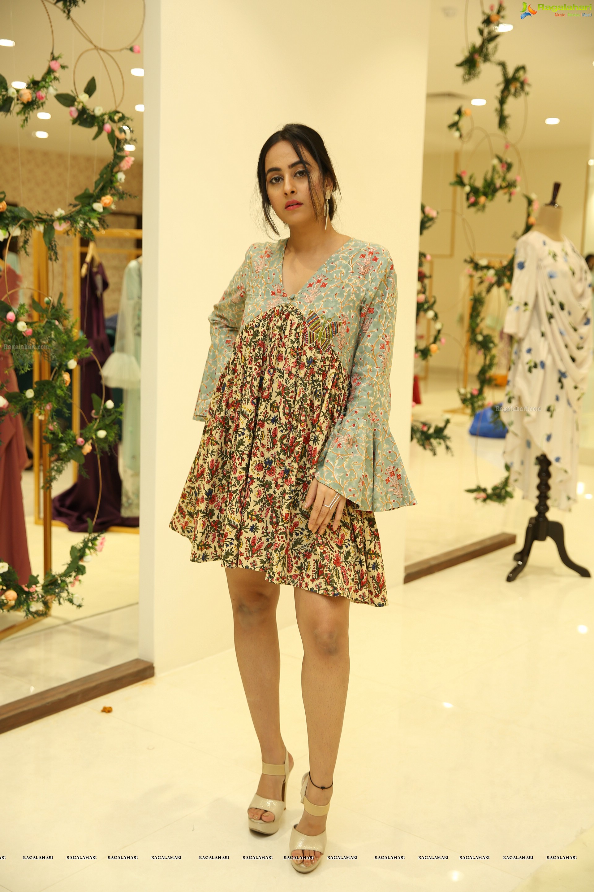 Ameeksha Pawar @ Atelier Showroom Launch & Fashion Show - HD Gallery