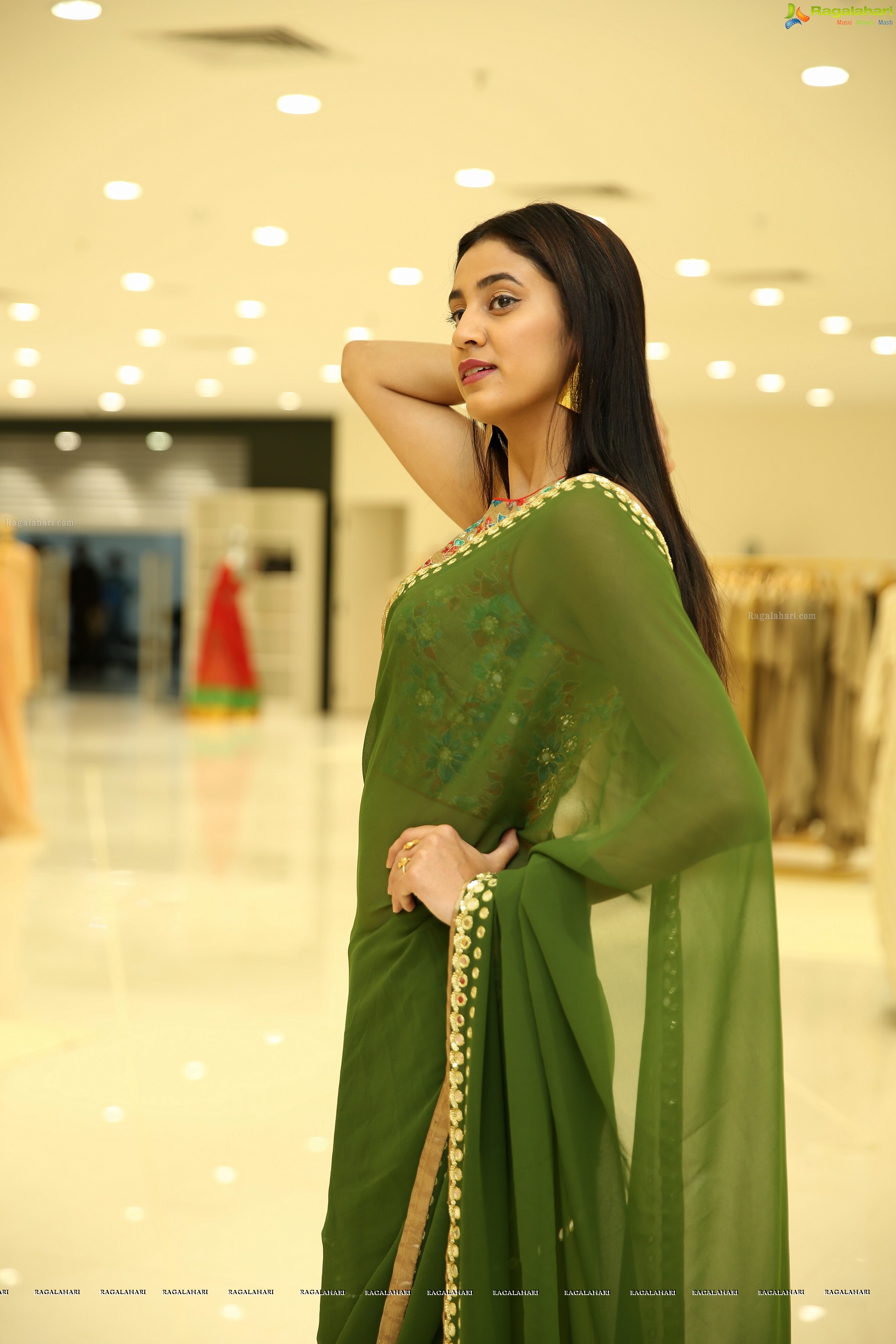 Andleeb Zaidi @ Atelier Showroom Launch & Fashion Show - HD Gallery