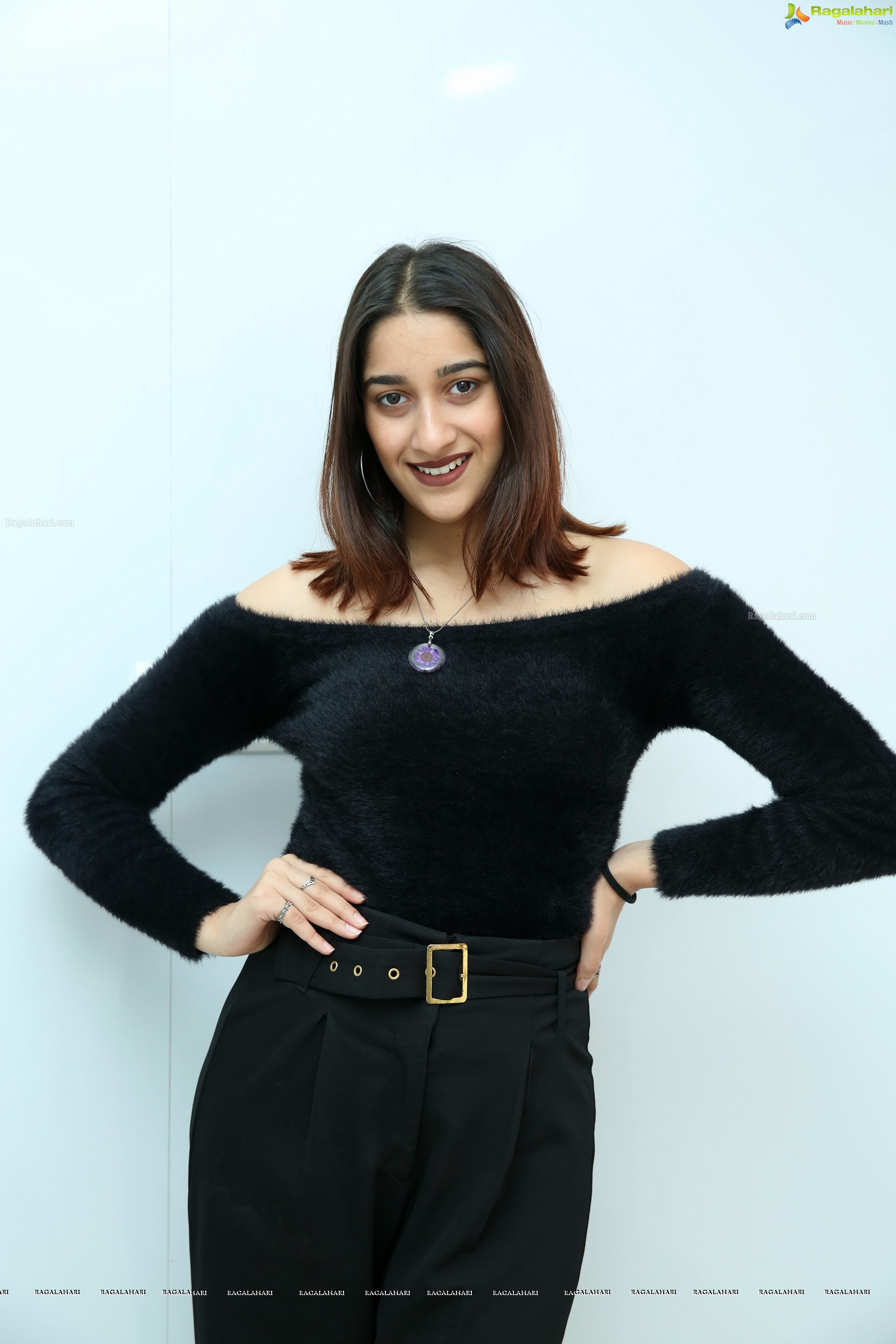 Aashima Gautam @ Braceline Orthodontics Grand Launch - HD Gallery