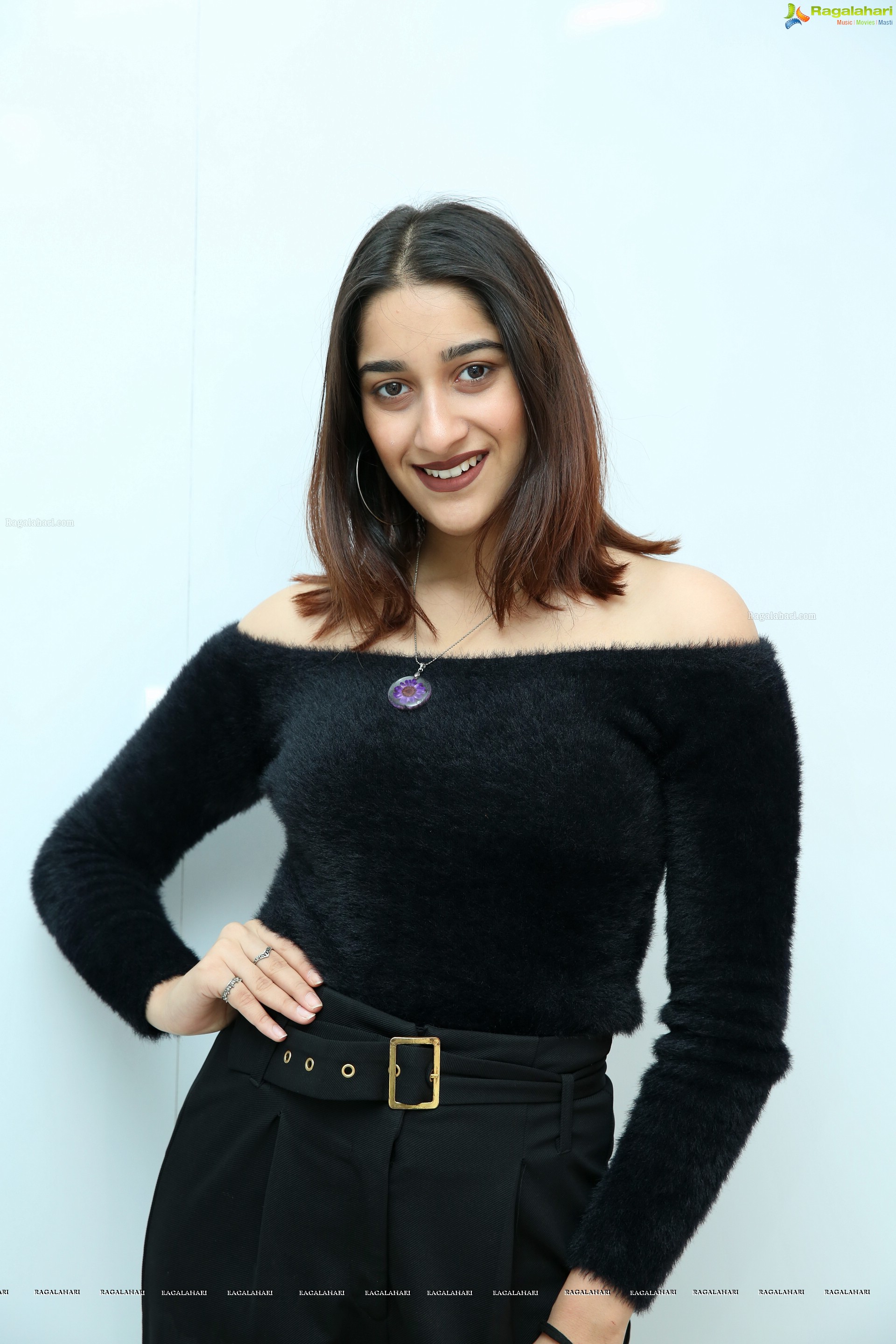 Aashima Gautam @ Braceline Orthodontics Grand Launch - HD Gallery