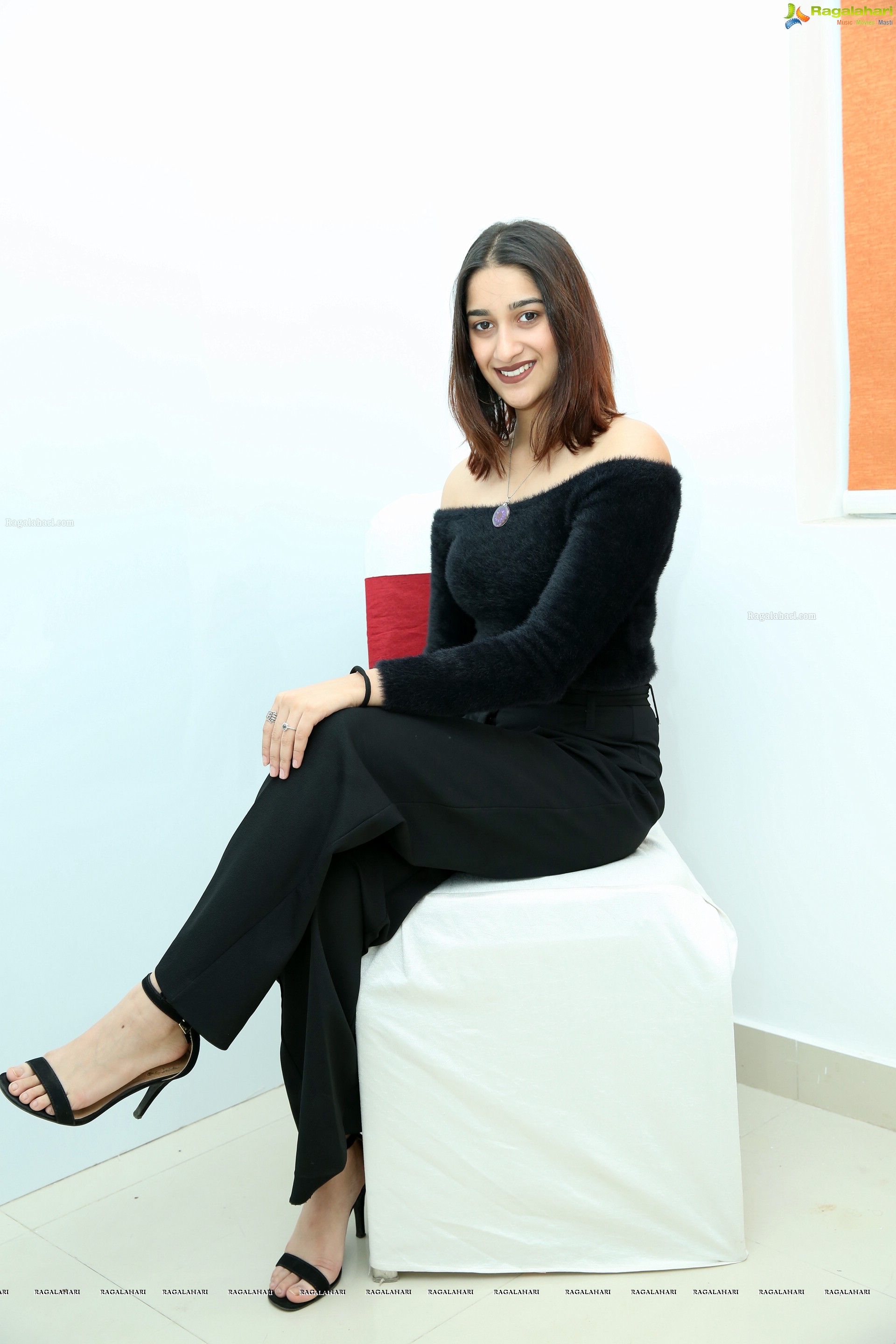 Aashima Gautam @ Braceline Orthodontics Grand Launch - HD Gallery