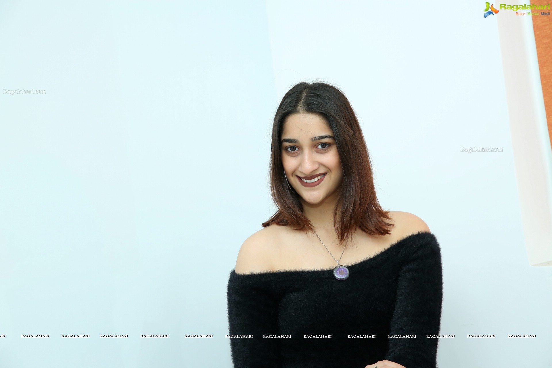 Aashima Gautam @ Braceline Orthodontics Grand Launch - HD Gallery