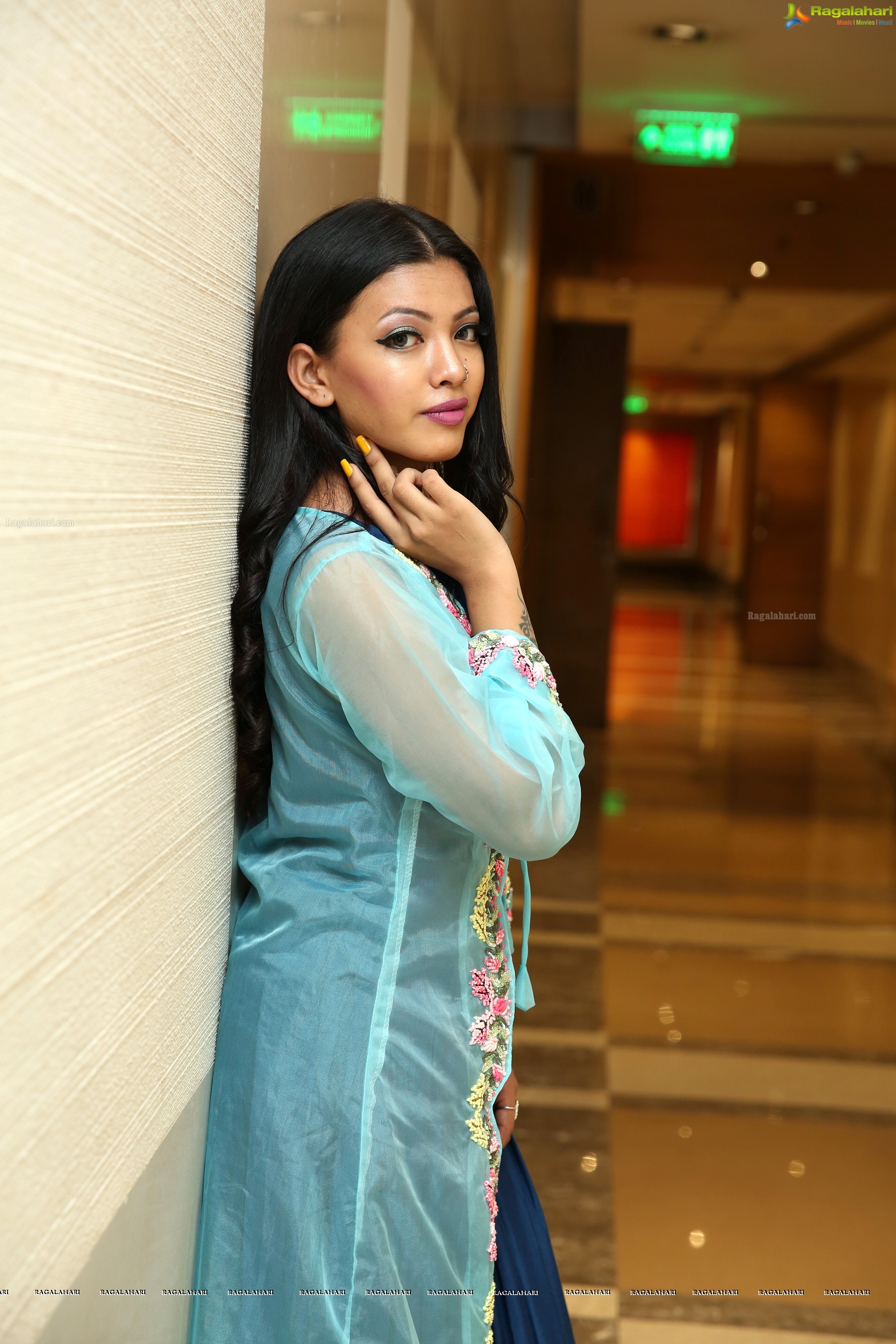 Kavita Mahatho @ Style Bazaar Fashion Show & Curtain Raiser - HD Gallery