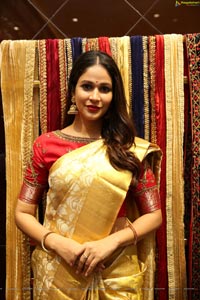 Lavanya Tripathi @ Swayamvar store inauguration