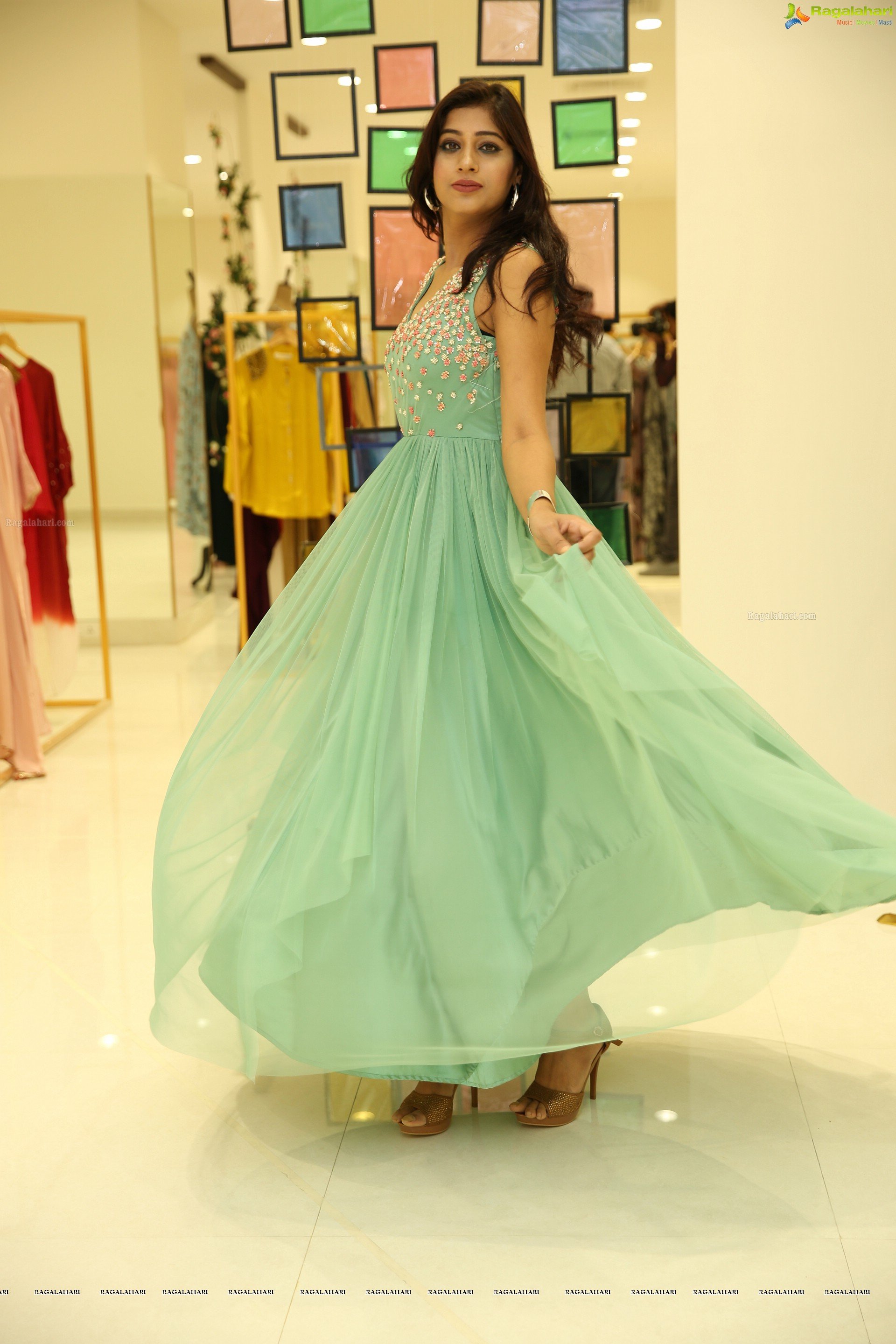 Naziya Khan @ Atelier Showroom Launch & Fashion Show - HD Gallery