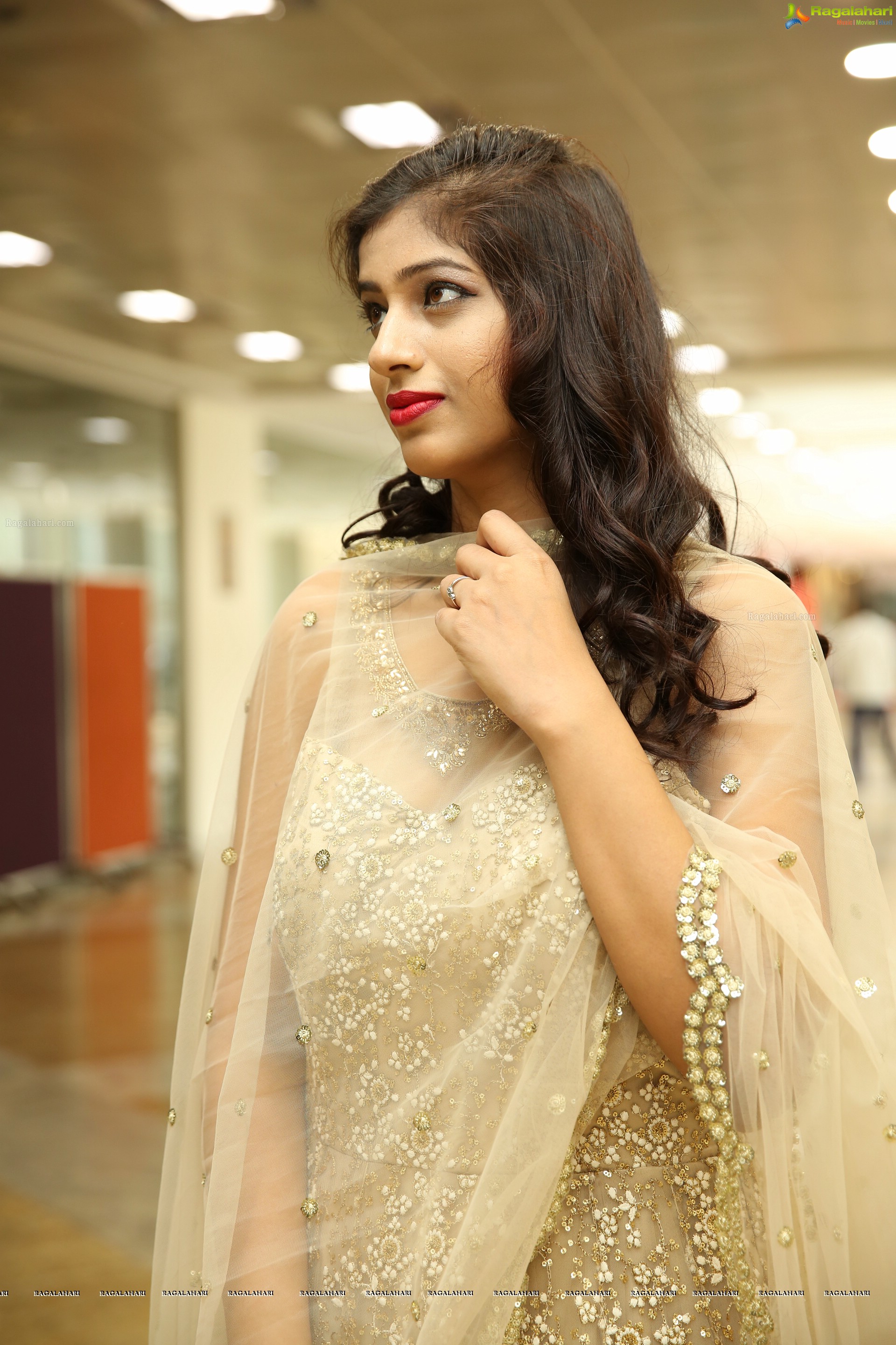 Naziya Khan @ Hi-Life Hi-End Fashion Show & Grand Curtain Raiser - HD Gallery