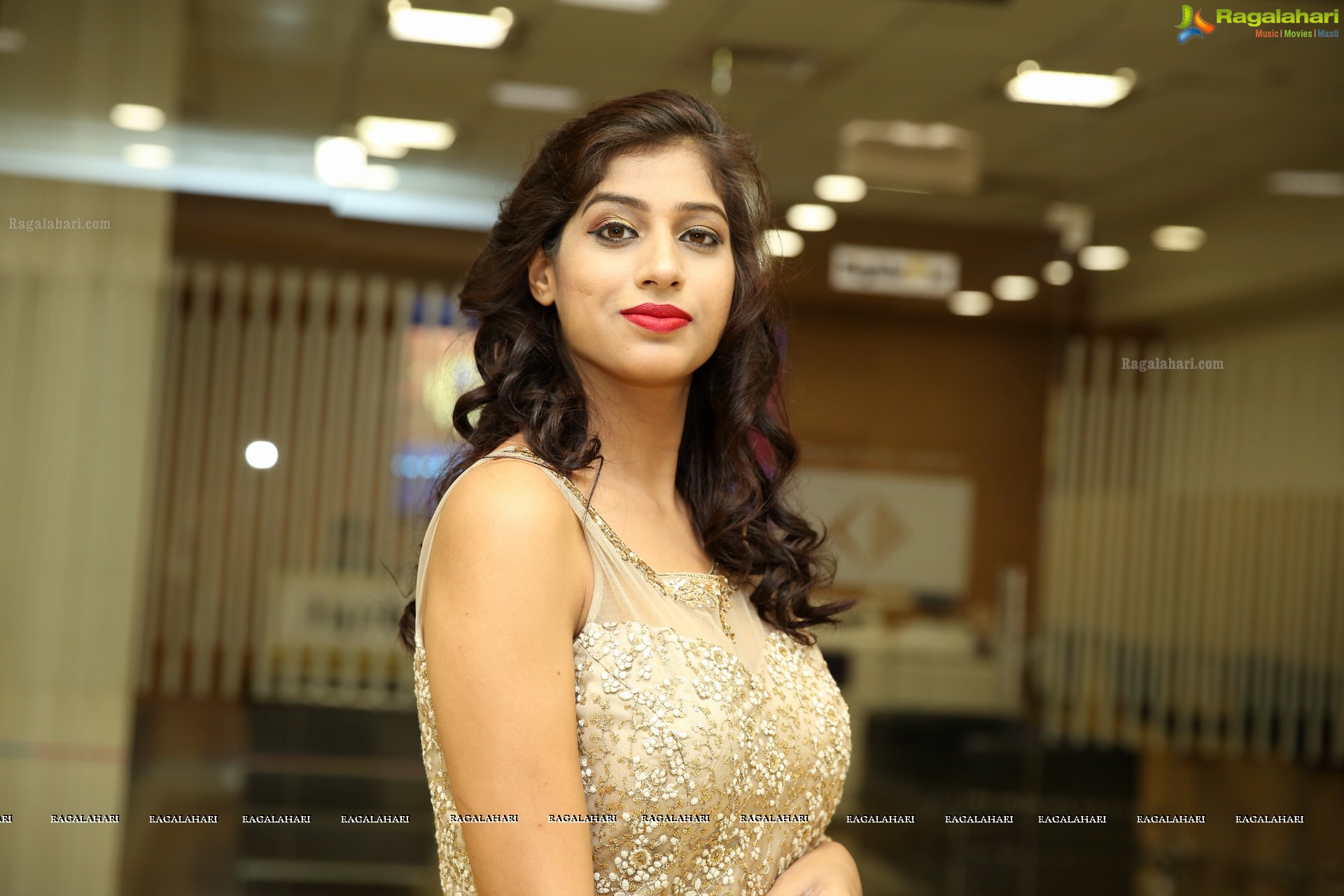 Naziya Khan @ Hi-Life Hi-End Fashion Show & Grand Curtain Raiser - HD Gallery