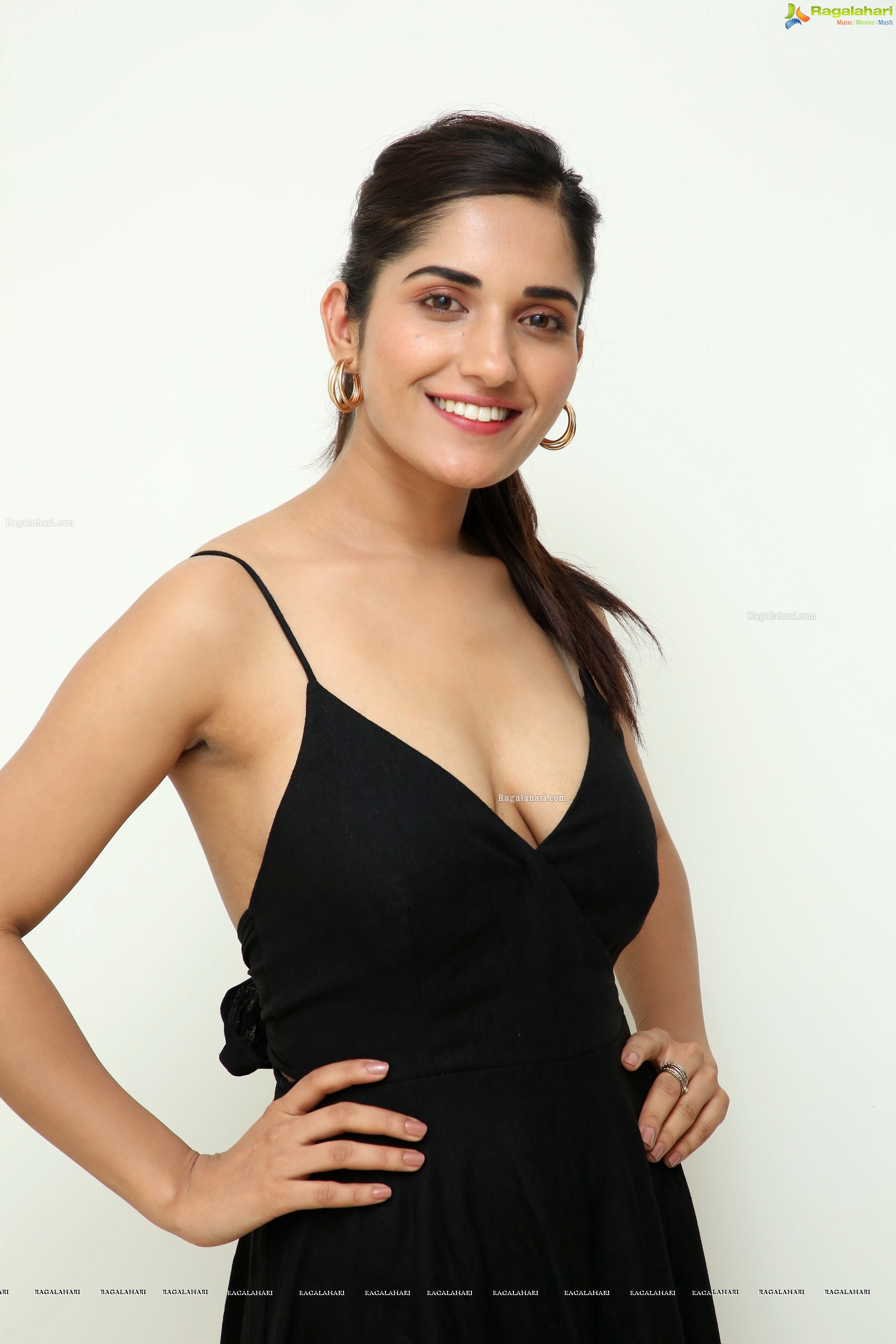 Ruhani Sharma @ SIIMA Awards 2019 Curtain Raiser - HD Gallery