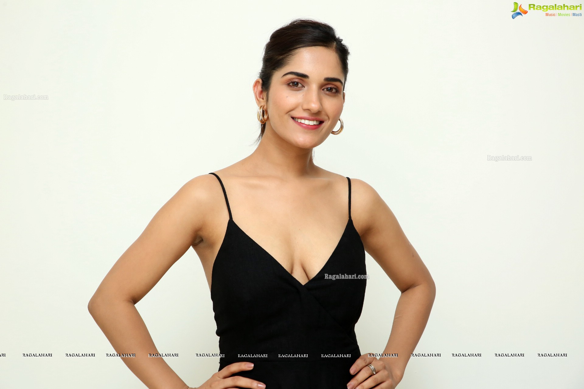 Ruhani Sharma @ SIIMA Awards 2019 Curtain Raiser - HD Gallery