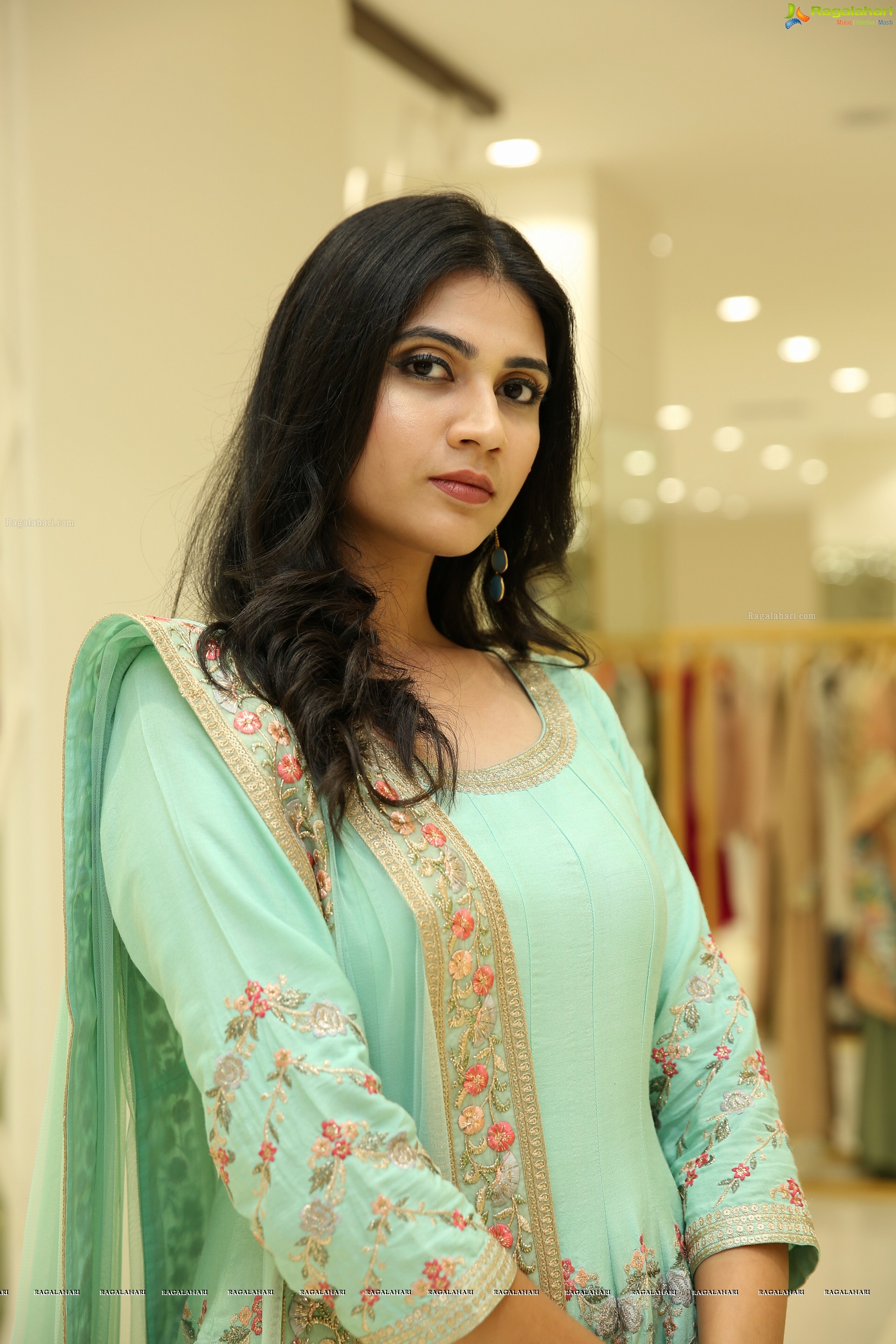 Sandhya Thota @ Atelier Showroom Launch & Fashion Show - HD Gallery