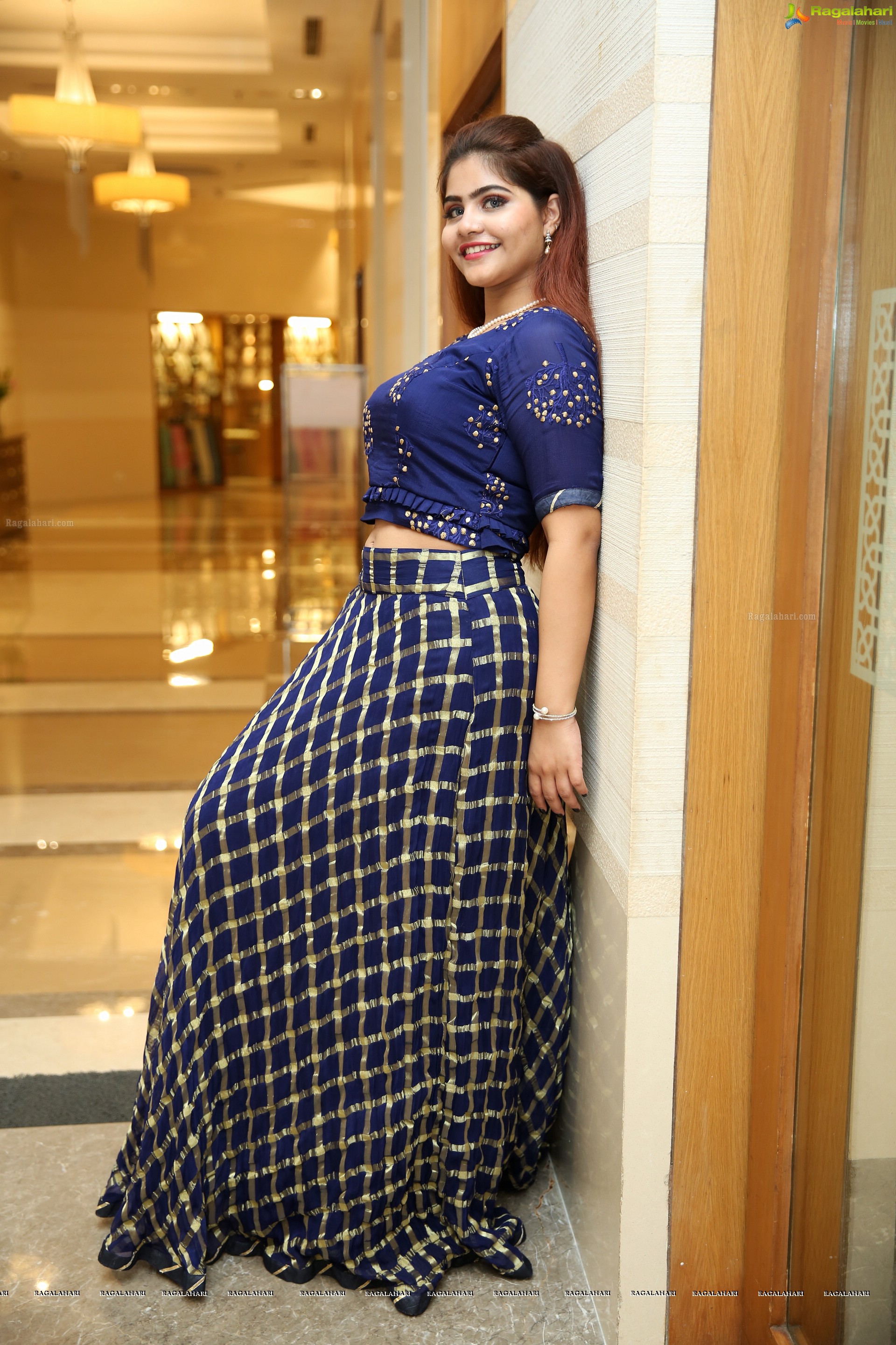 Sara Khan @ Style Bazaar Fashion Show & Curtain Raiser - HD Gallery