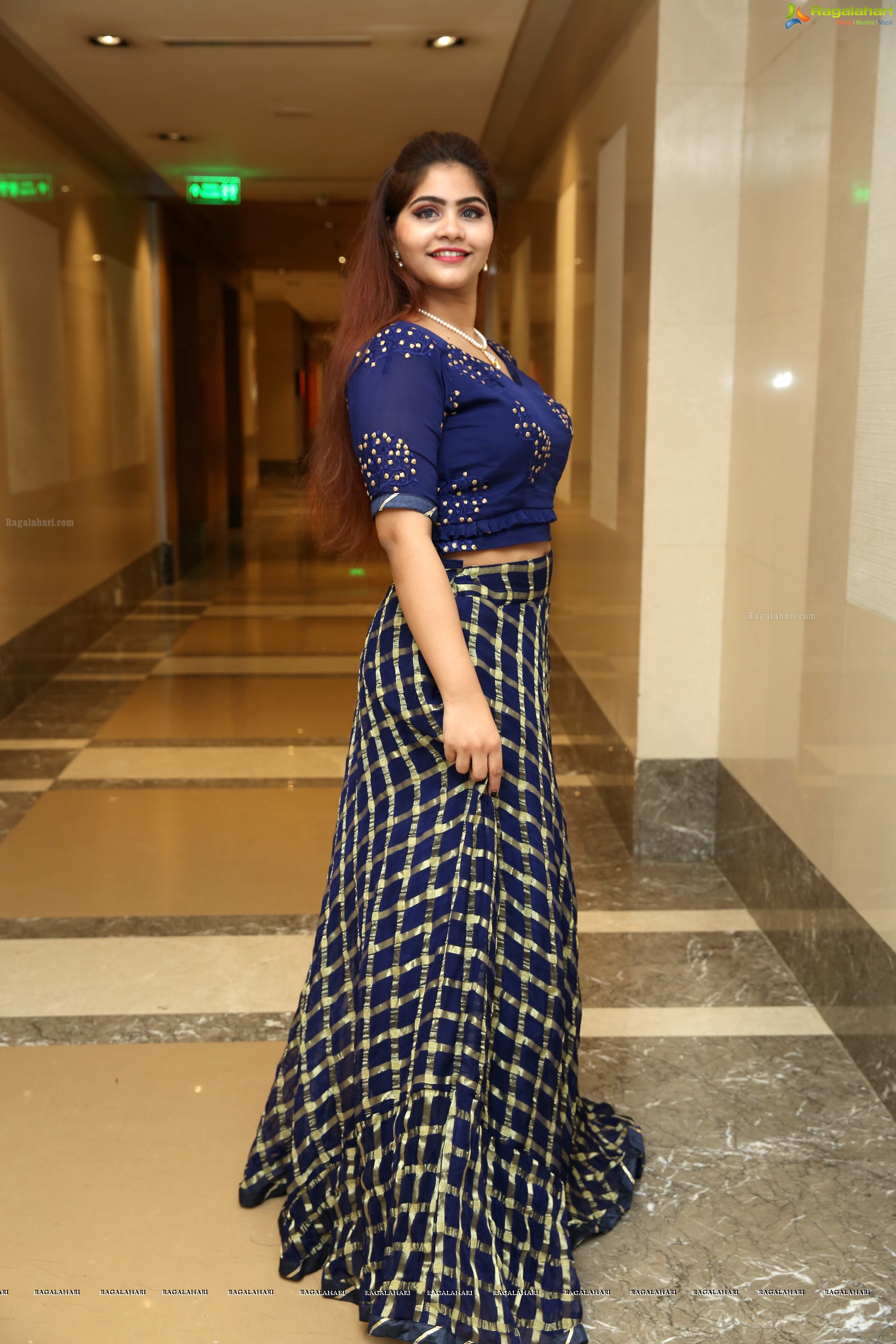 Sara Khan @ Style Bazaar Fashion Show & Curtain Raiser - HD Gallery