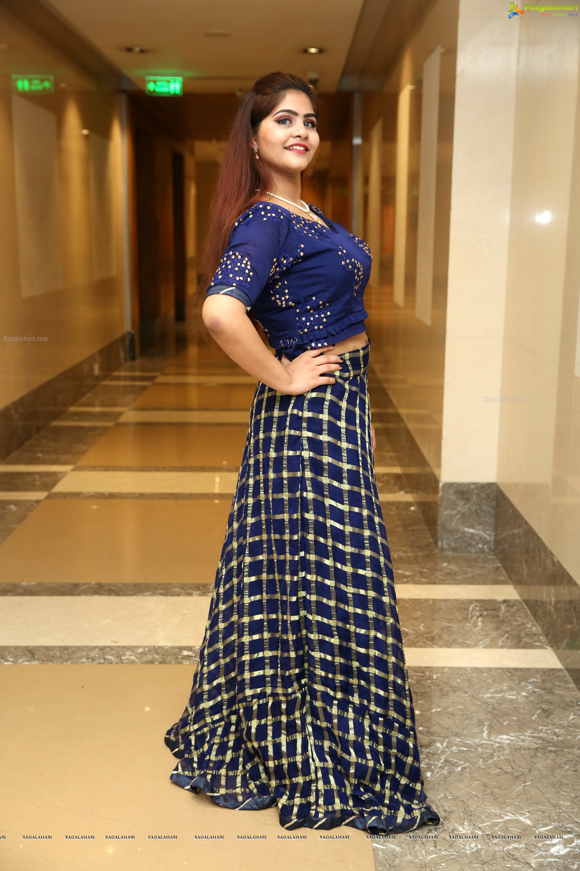 Sara Khan @ Style Bazaar Fashion Show & Curtain Raiser - HD Gallery