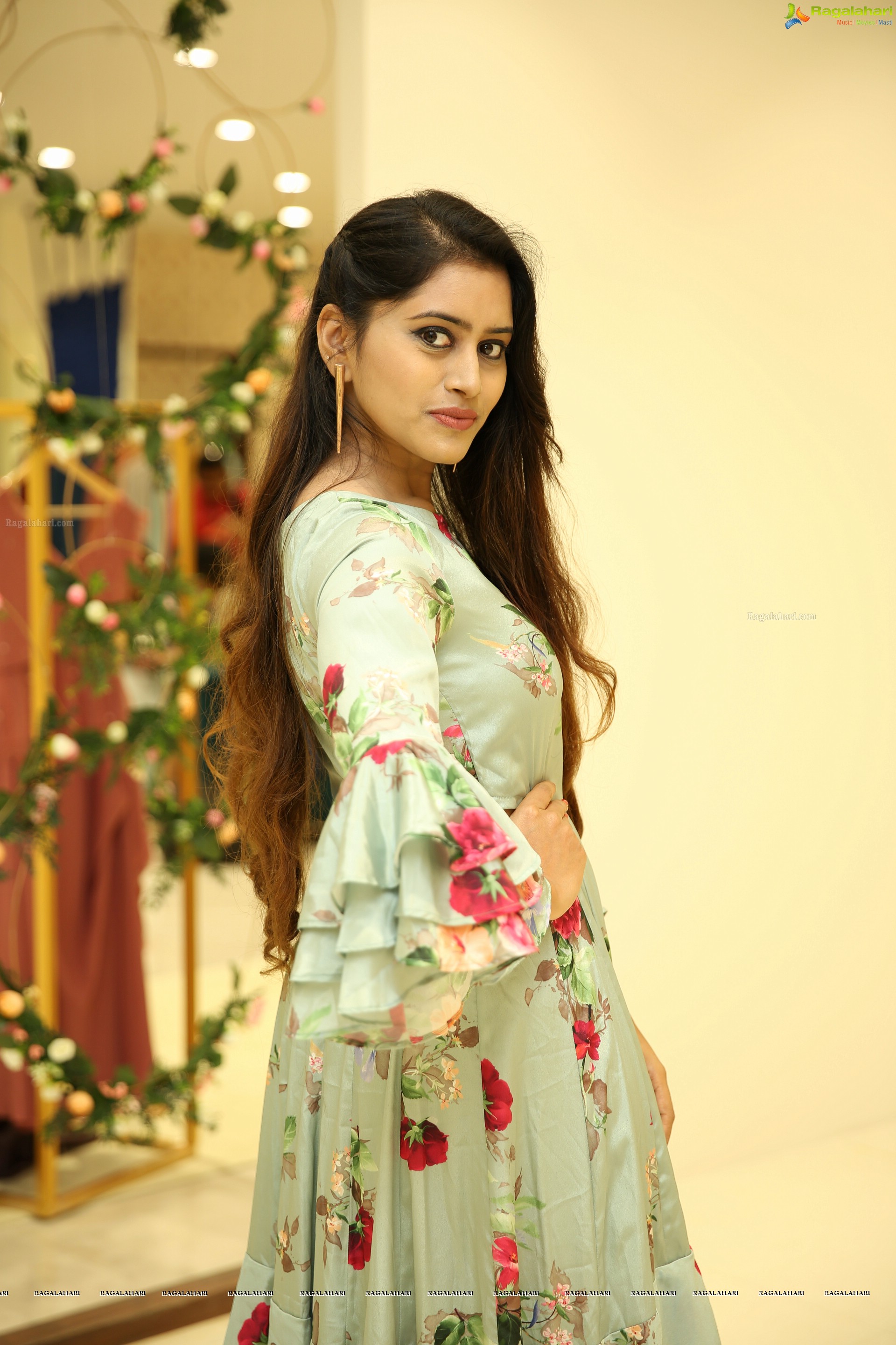 Swathi Kashyap @ Atelier Showroom Launch & Fashion Show - HD Gallery