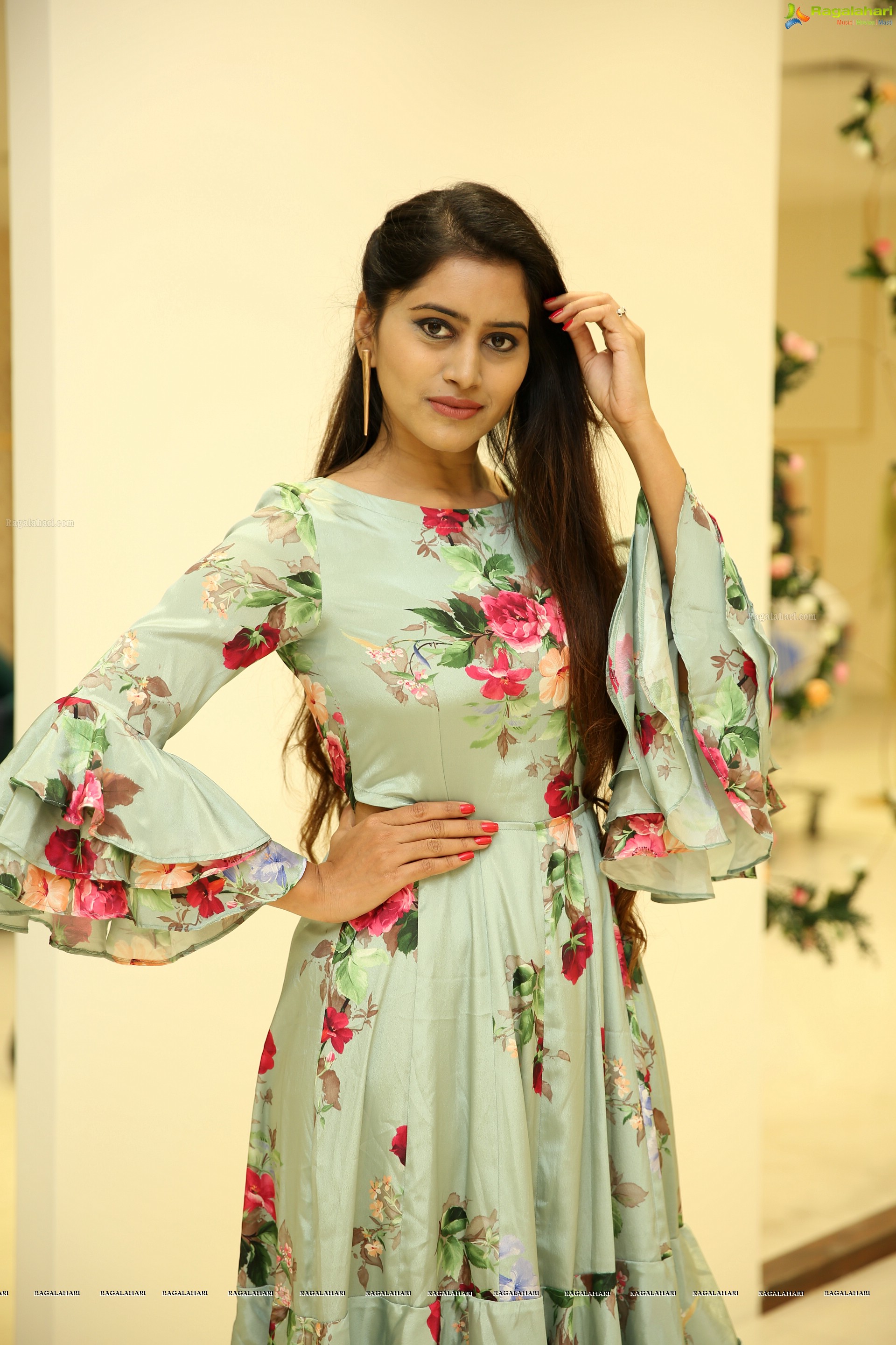 Swathi Kashyap @ Atelier Showroom Launch & Fashion Show - HD Gallery