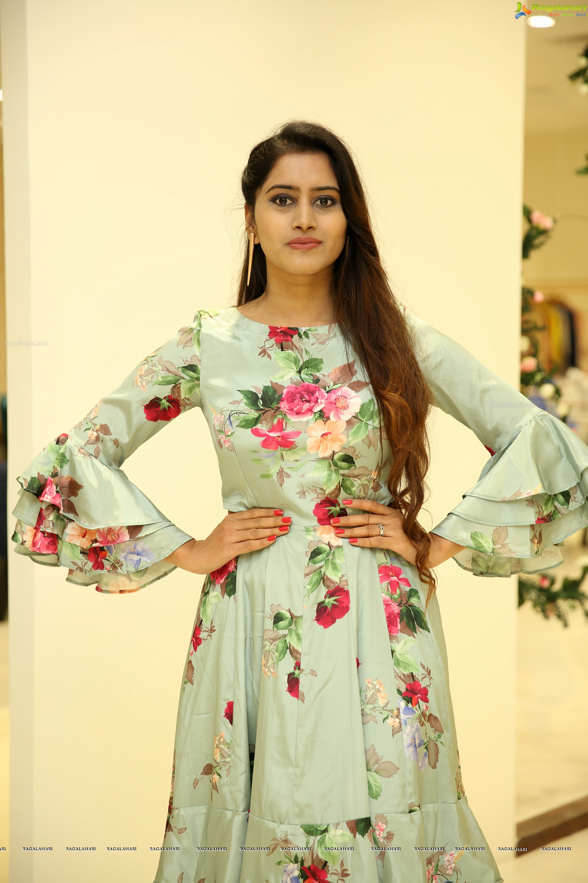 Swathi Kashyap @ Atelier Showroom Launch & Fashion Show - HD Gallery