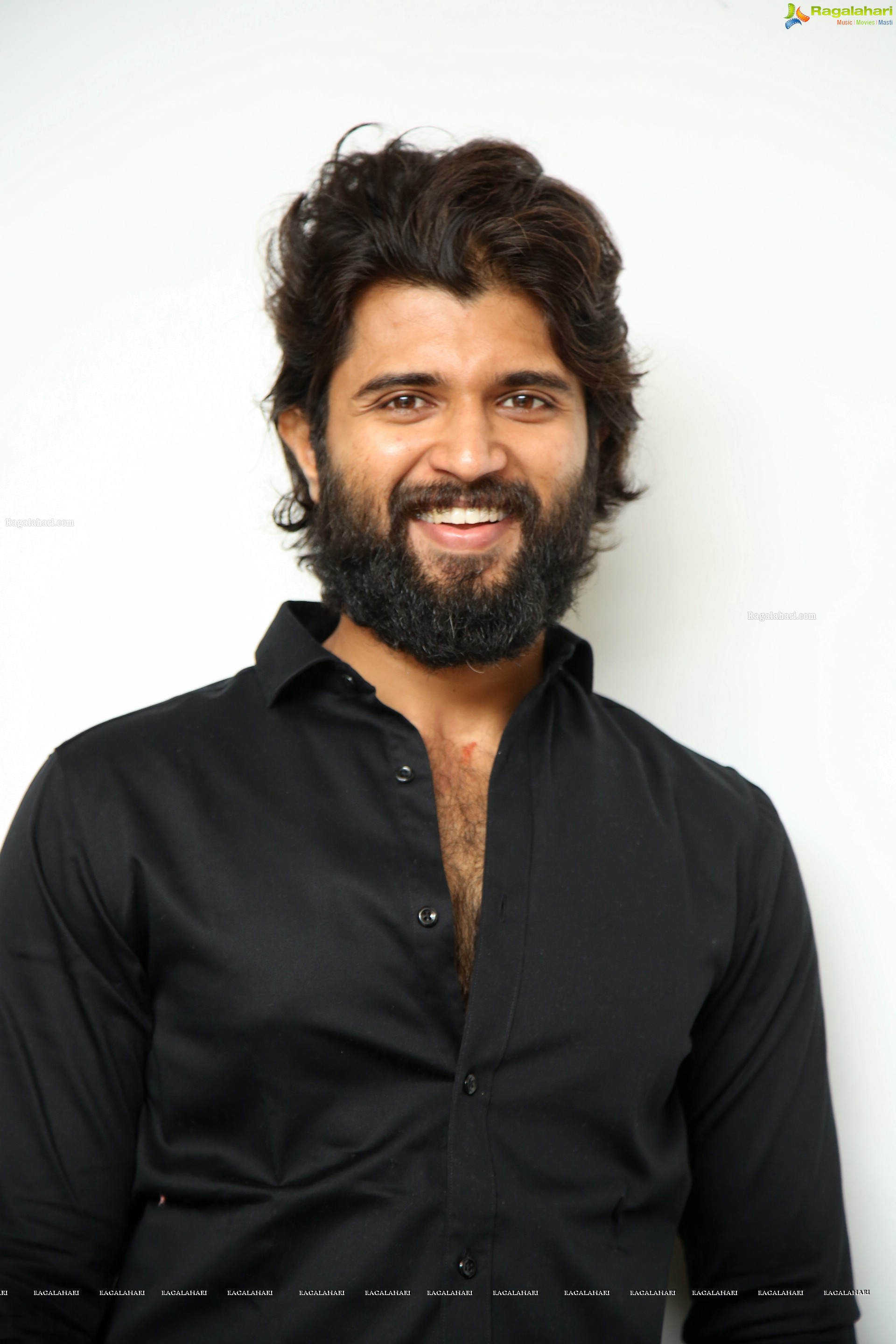 Vijay Deverakonda @ Dear Comrade Success Meet - HD Gallery