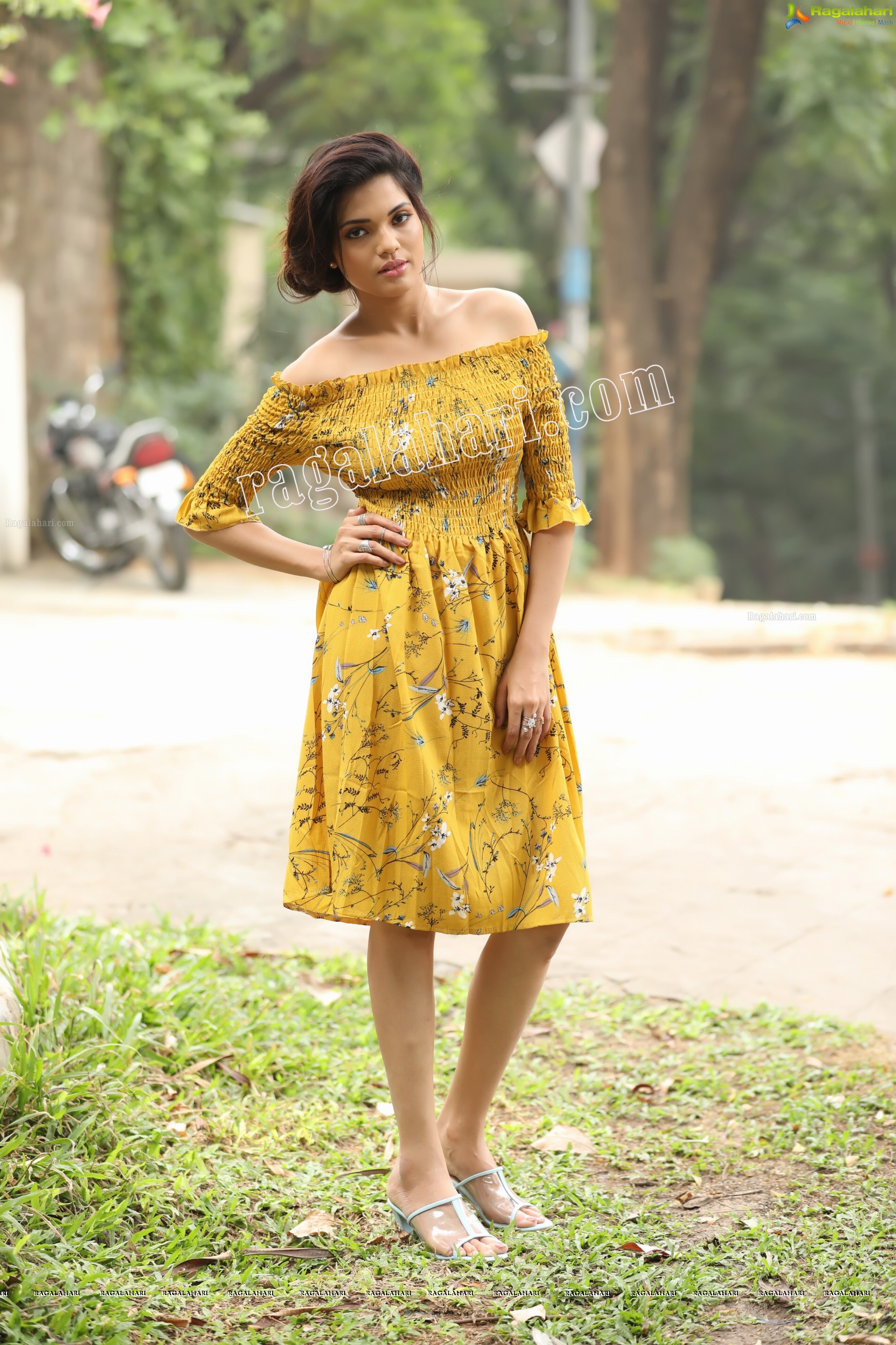 Sahithi Jadi (Exclusive Photo Shoot) (High Definition Photos)