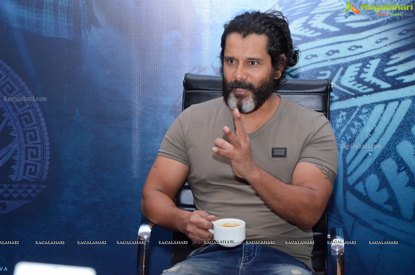 Chiyaan Vikram @ Mr. KK Interview