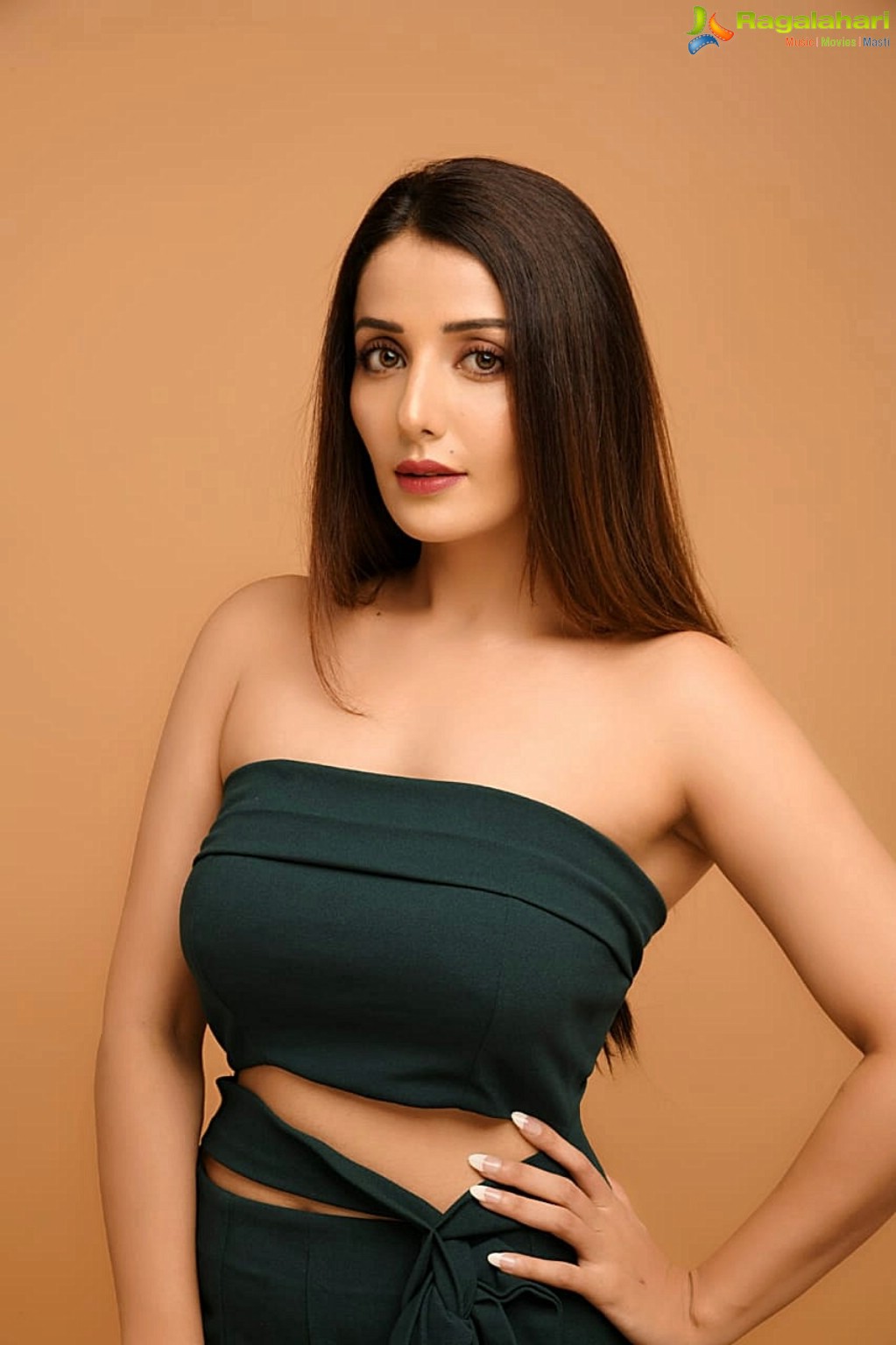 Sonia Mann Latest Photoshoot