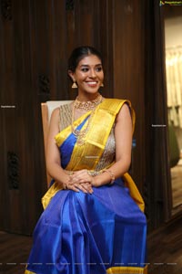 Maansi Kumar at Neeru's New Collection Launch