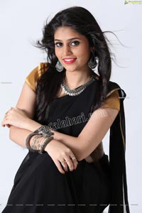 Viswa Sri Bandhavi in Plain Black Saree