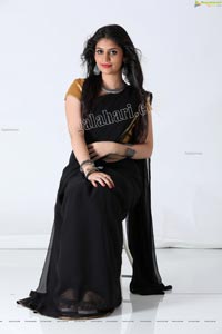 Viswa Sri Bandhavi in Plain Black Saree