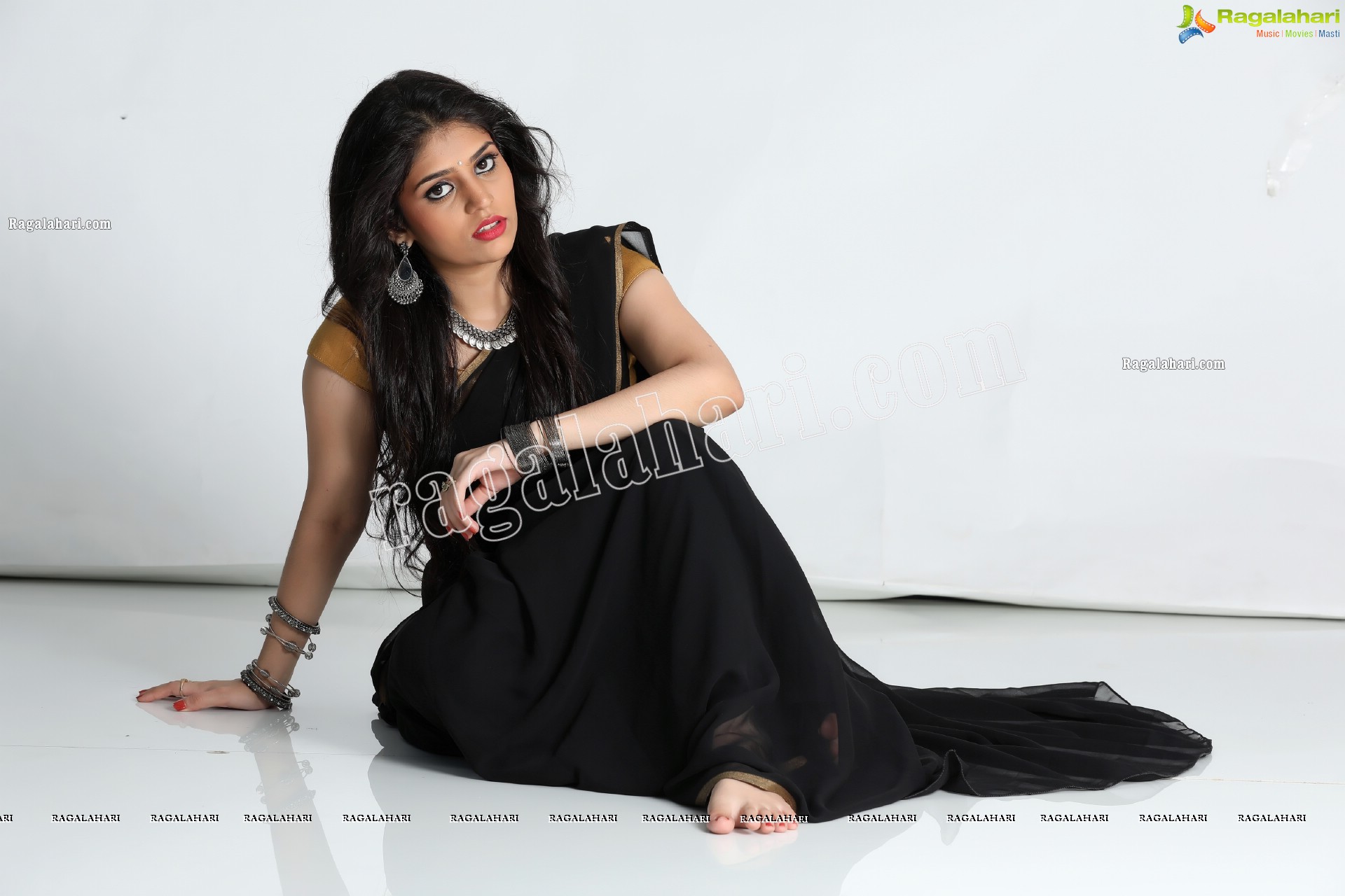 Viswa Sri Bandhavi in Plain Black Saree Exclusive Photo Shoot