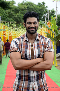 Bellamkonda Sreenivas at Chatrapathi Hindi Remake Pooja