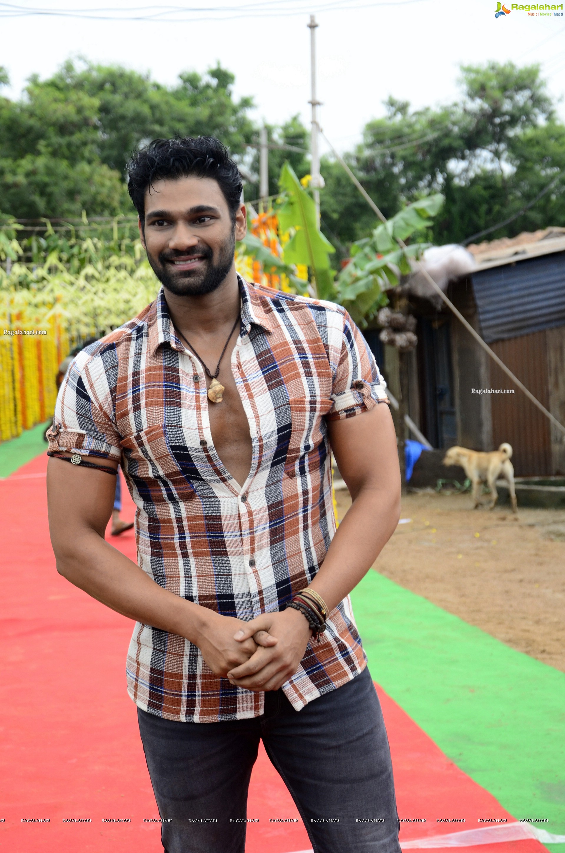 Bellamkonda Sreenivas at Chatrapathi Hindi Remake Pooja Ceremony, HD Photo Gallery