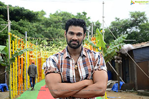 Bellamkonda Sreenivas at Chatrapathi Hindi Remake Pooja