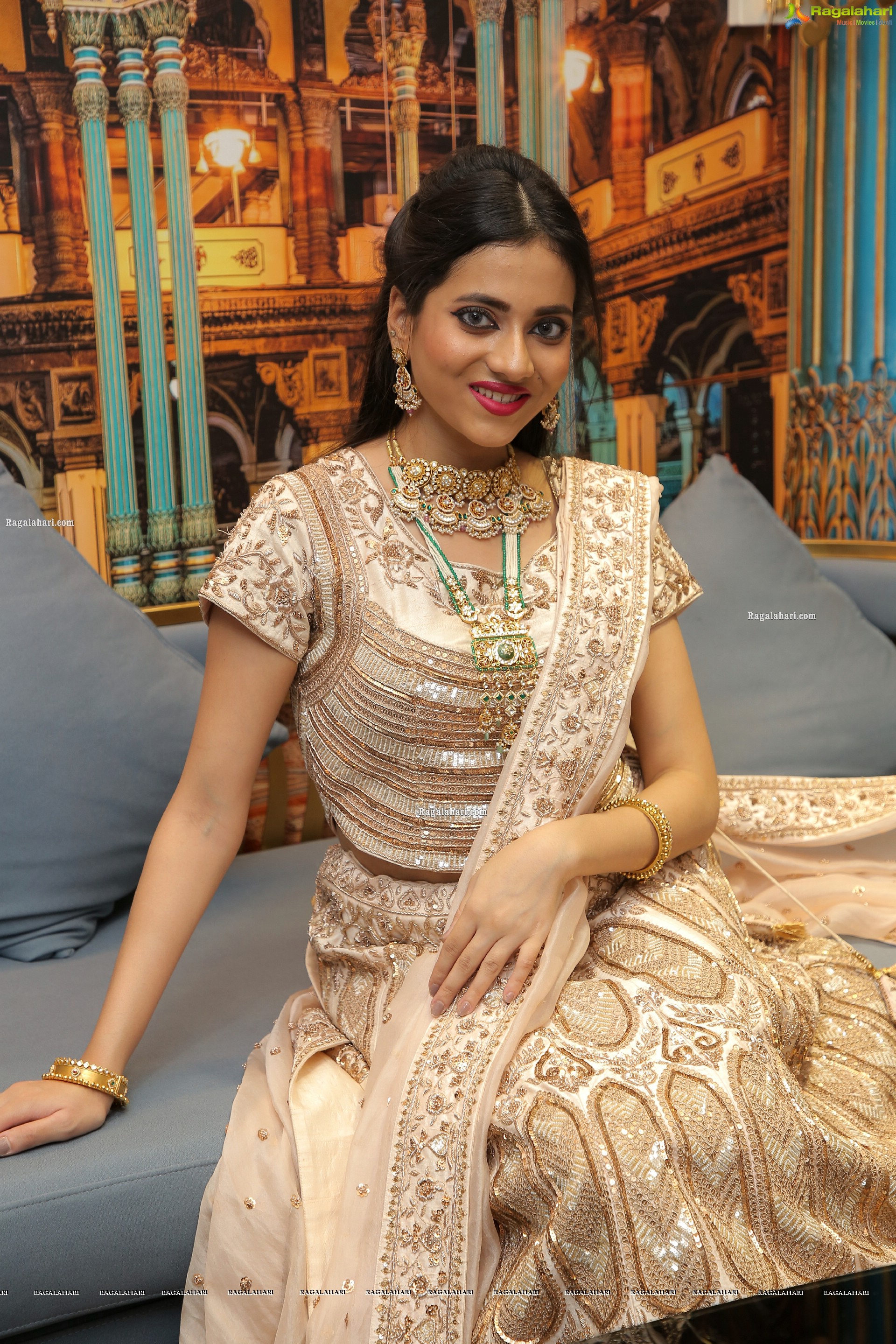 Dimple Thakur Showcases a Collection of Shivraj Laxmichand Jain Jewellers, HD Stills
