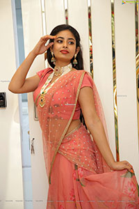 Model Honey Chowdari in Peach Lehenga Choli