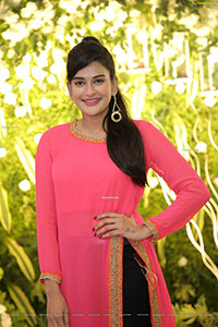 Jenny Honey in Pink Side Slit Kurti