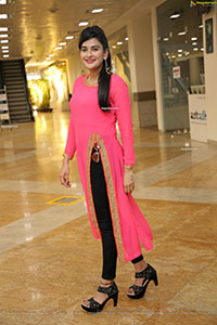 Jenny Honey in Pink Side Slit Kurti