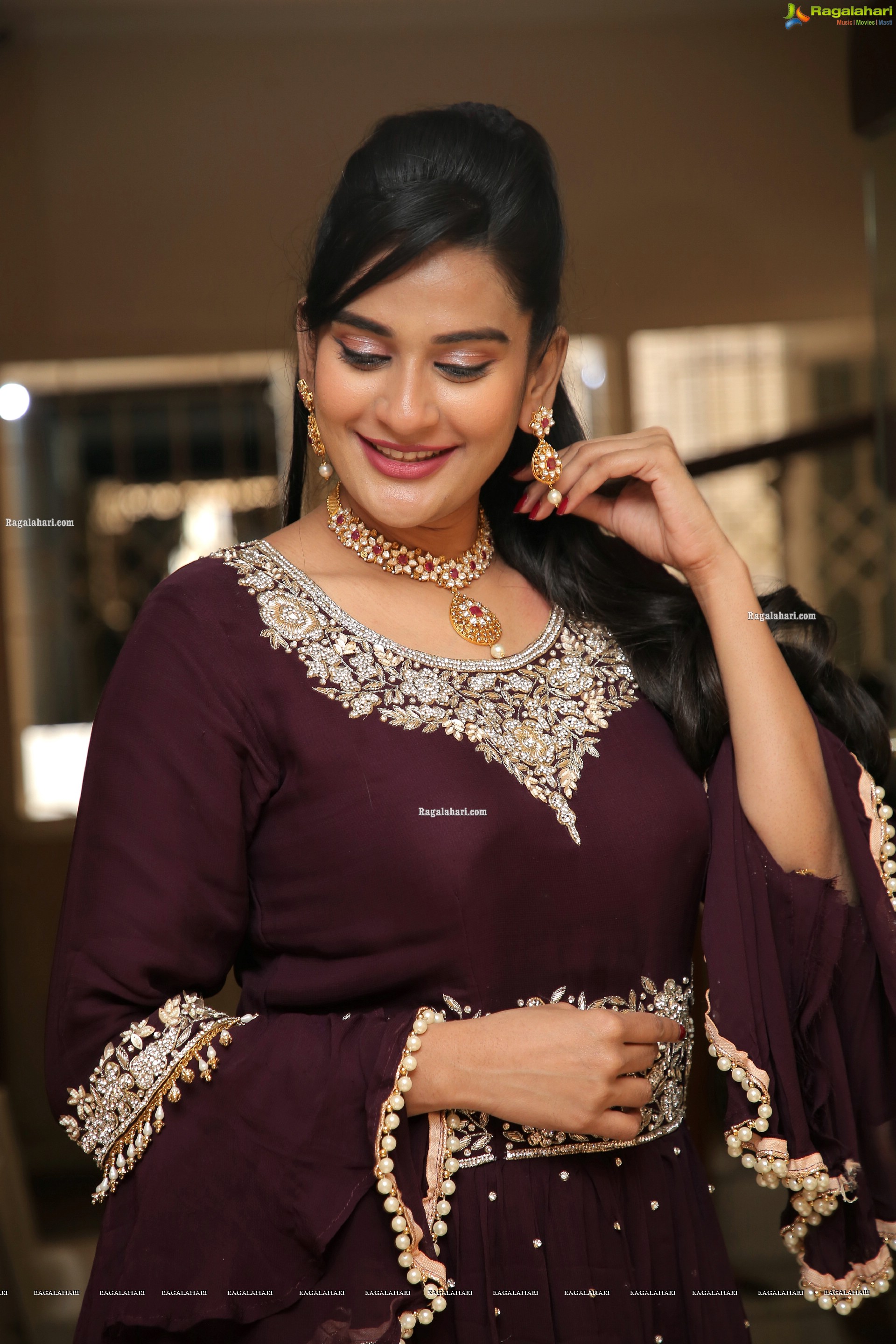 Jenny Honey Showcases a Collection of Tibarumal Jewellers, HD Stills