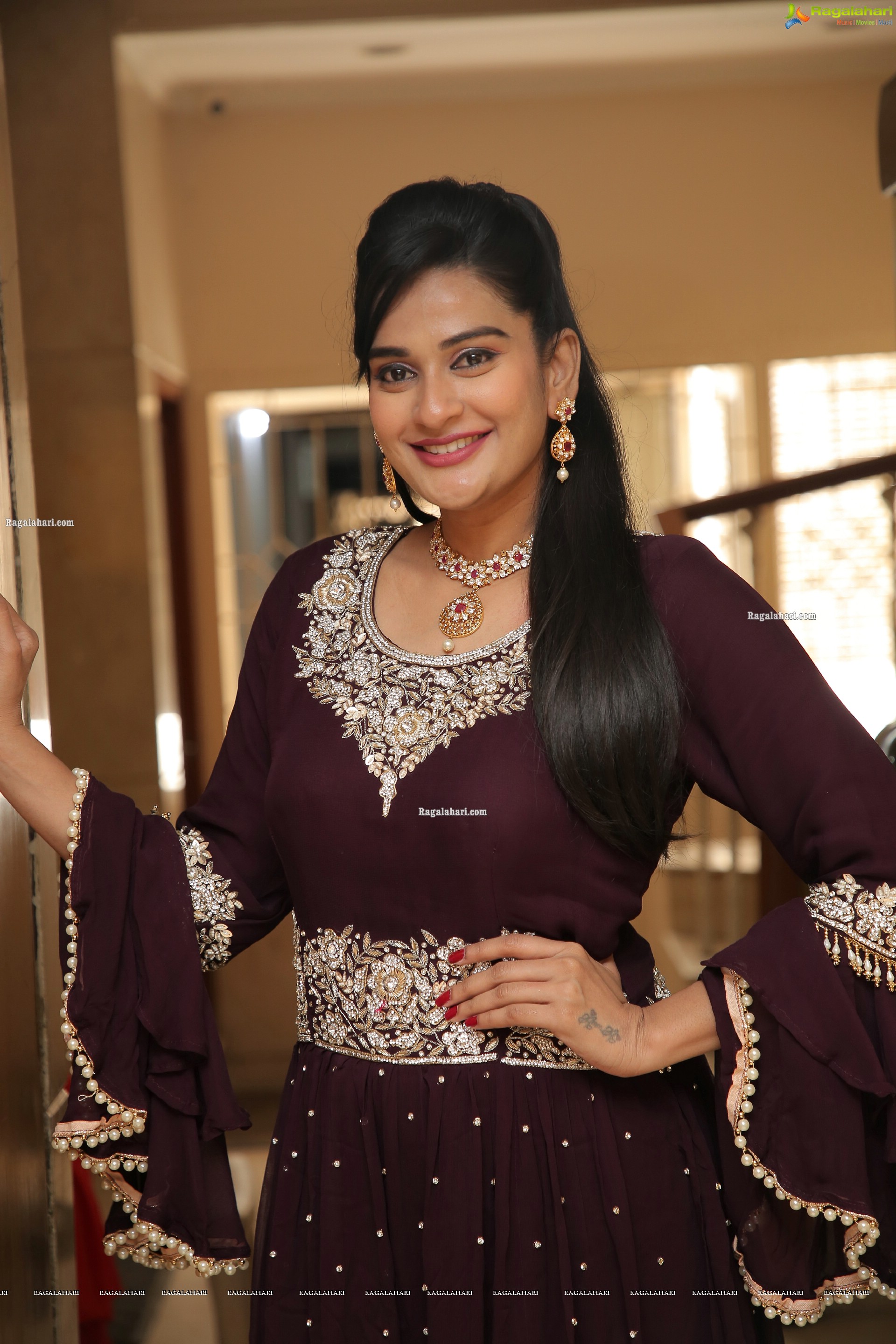 Jenny Honey Showcases a Collection of Tibarumal Jewellers, HD Stills