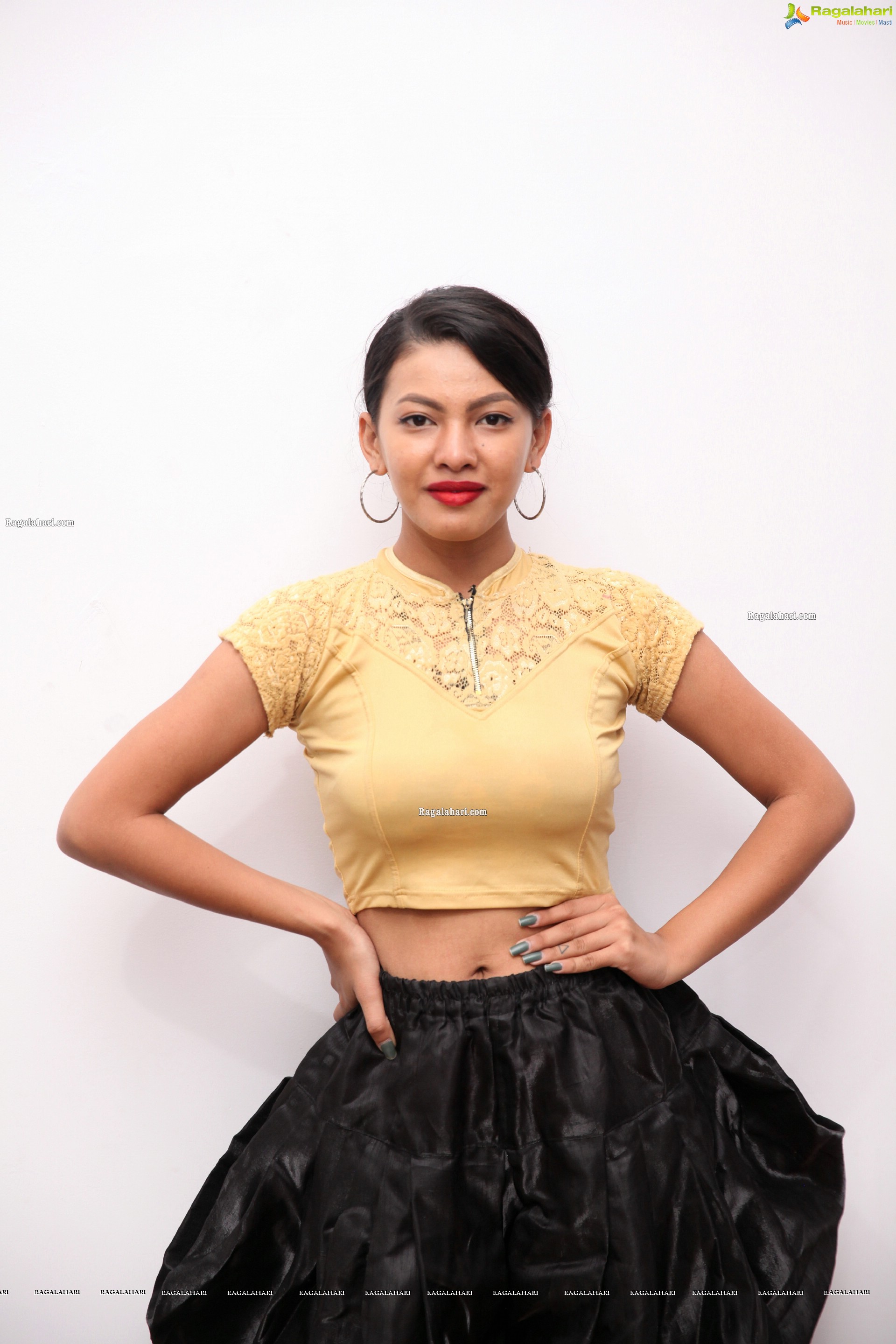 Kavitha Mahatho Latest Stills, HD Photo Gallery