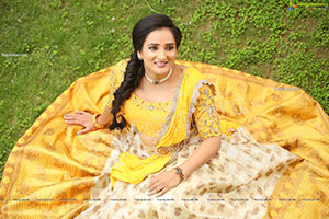 Madhu Krishnan in Cream and Yellow Lehenga Choli