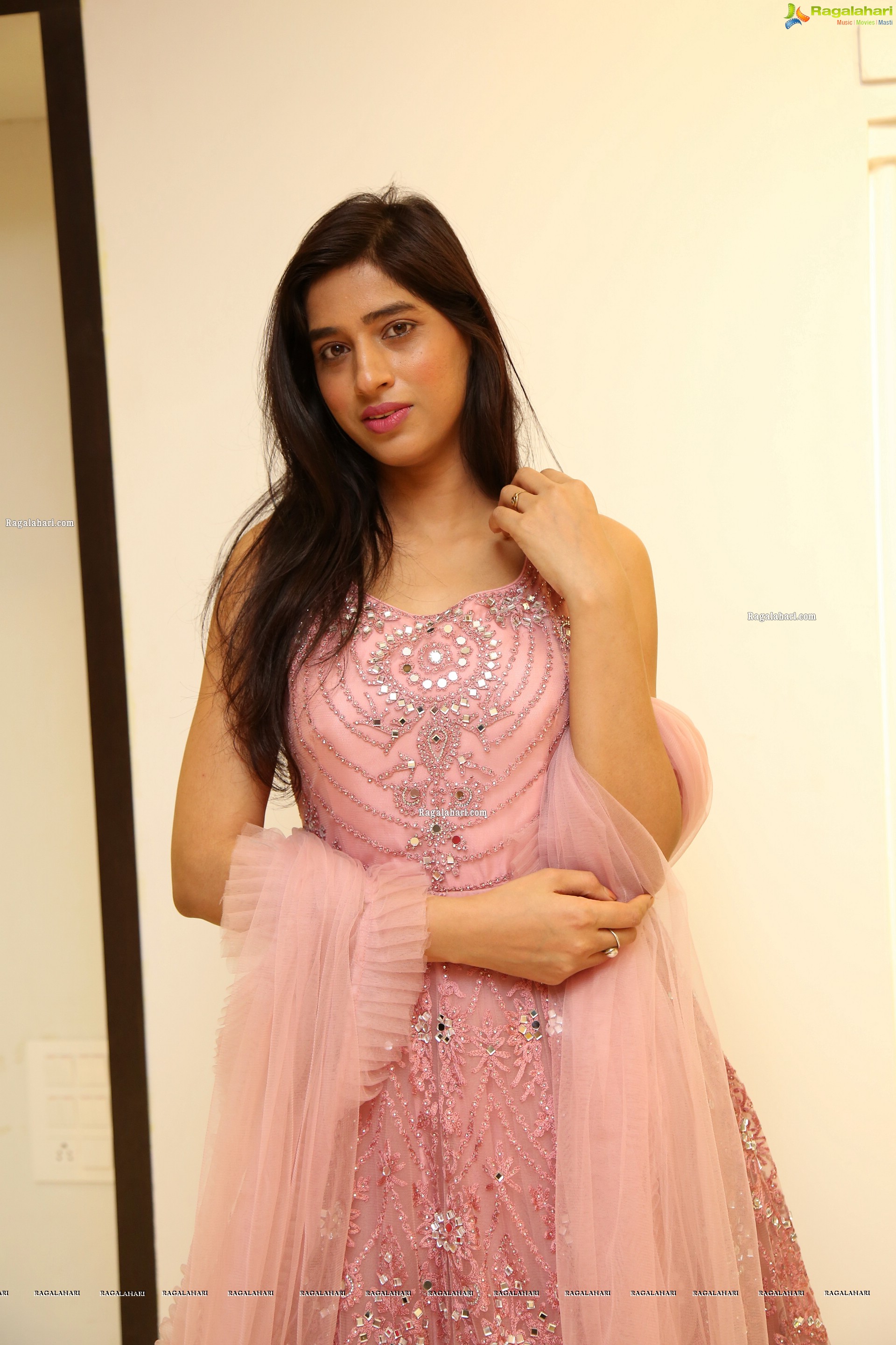 Naziya Khan in Pink Embellished Dress, HD Photo Gallery