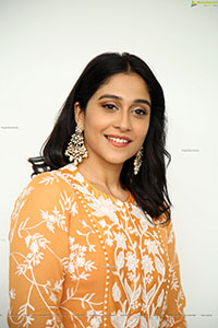 Regina Cassandra at Anya's Tutorial Team Press Meet