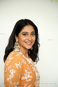 Regina Cassandra at Anya's Tutorial Team Press Meet