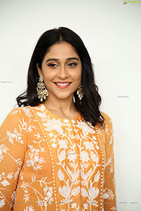 Regina Cassandra at Anya's Tutorial Team Press Meet